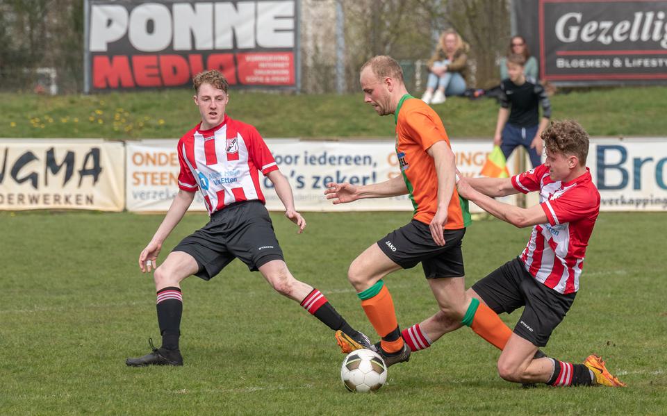 VV Steenwijk komt voor dit beslissende duel op neutraal terrein in aanmerking, omdat het als hoogst genoteerde periodekampioen is geëindigd in de reguliere competitie.