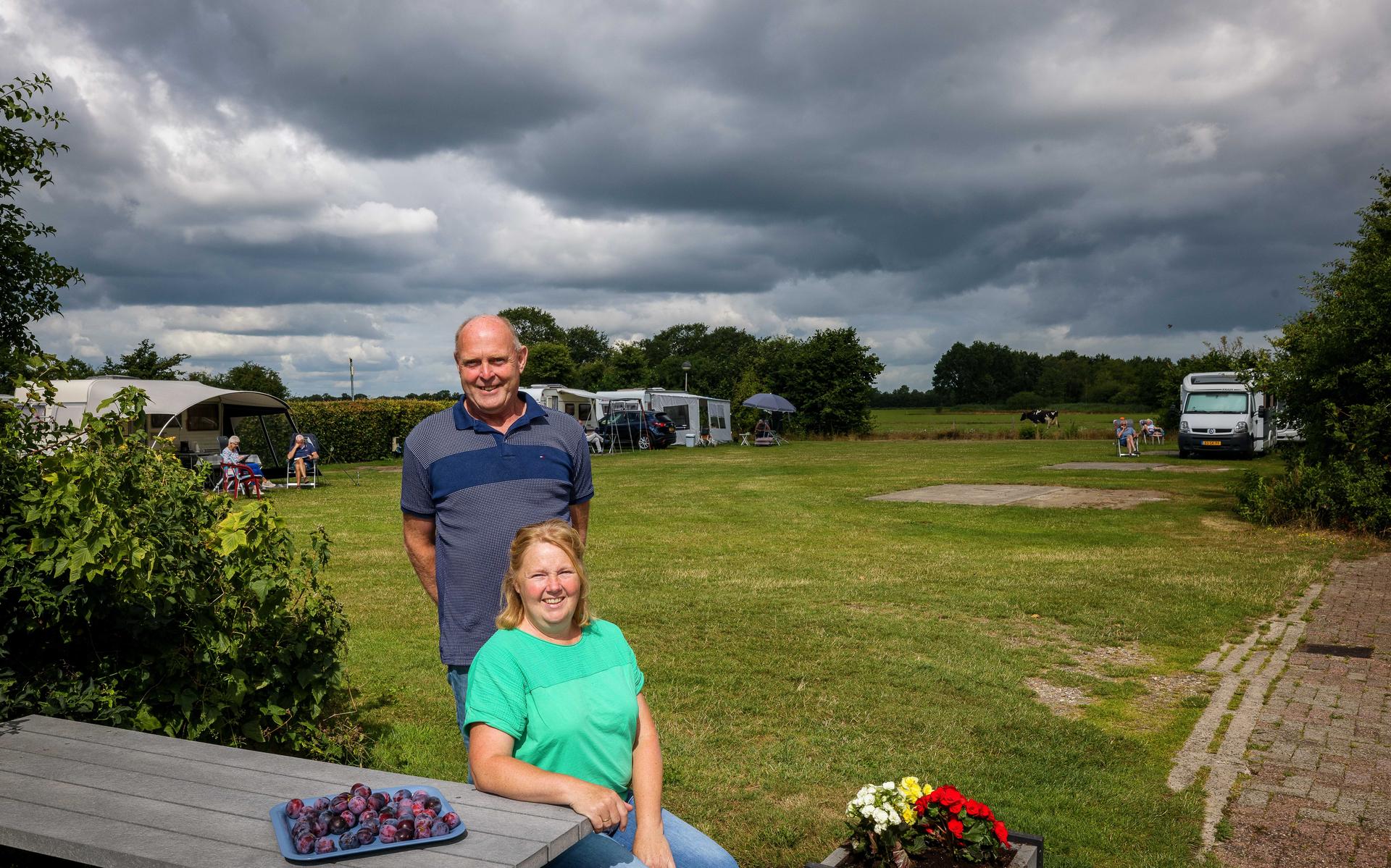 ‘Je hoort mooie en minder mooie verhalen’. Jenneke en Arend Wemmenhove uit Wapse combineren camping 