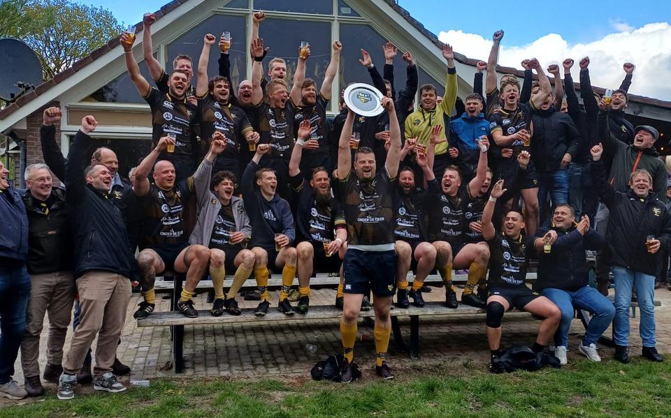 Met een kampioenschap in de derde klasse heeft het herenteam van Rugbyclub Dwingeloo op 'Super Sunday' extra glans gegeven aan het jubileumjaar.