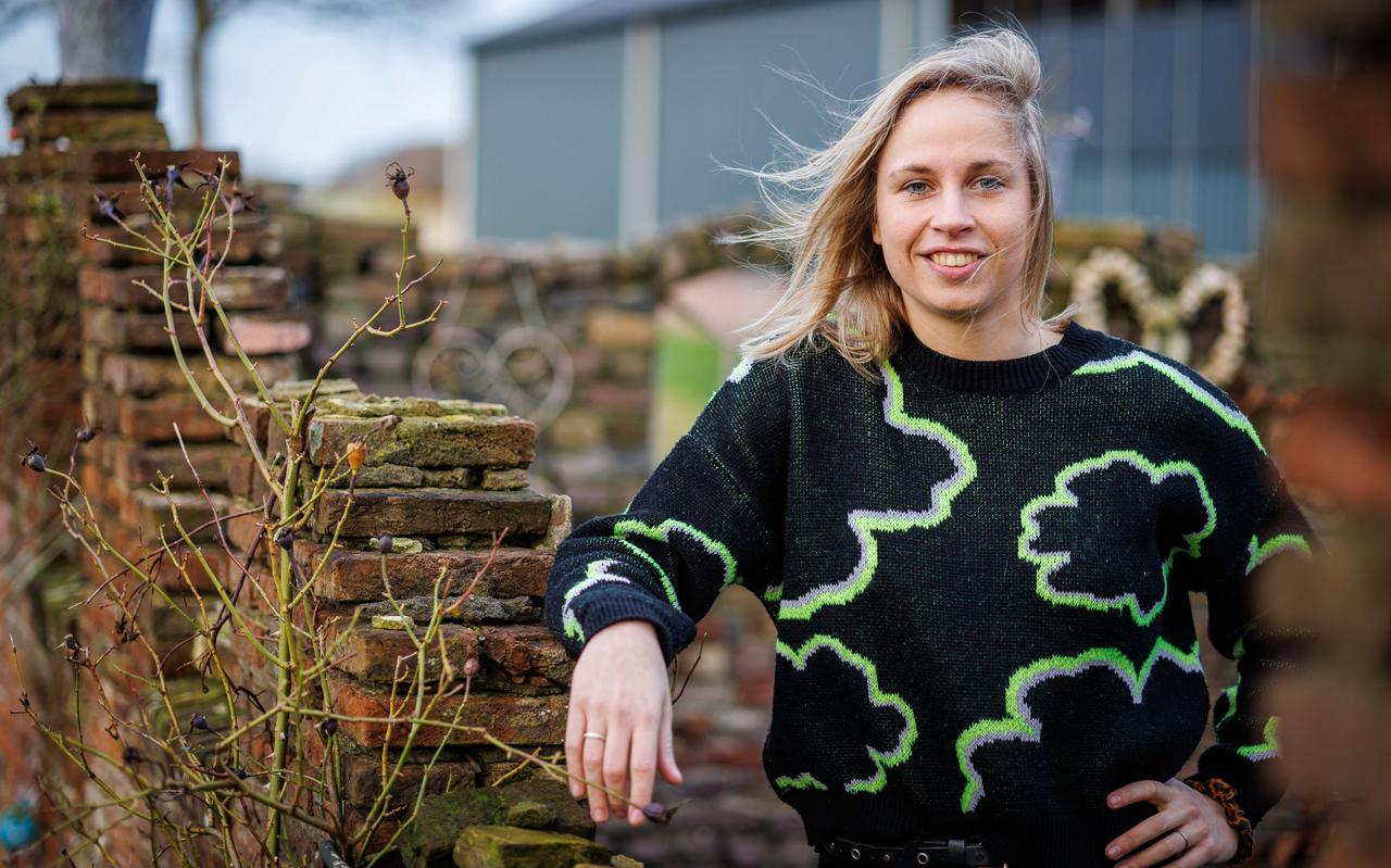 Elze Huls: 'Uiteindelijk wil ik dat veld weer op. Doen waar ik goed in ben. Het verschil maken.' Elze Huls: 'Uiteindelijk wil ik dat veld weer op. Doen waar ik goed in ben. Het verschil maken.'