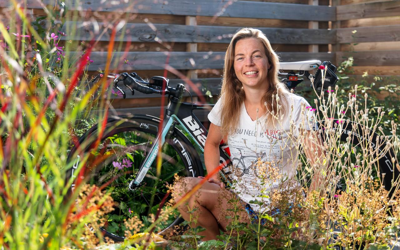 Sinds kort heeft triatlete Marion Tuin een moestuintje: 'Heerlijk, een beetje wroeten in de tuin. Ik word er steeds drukker mee.' Sinds kort heeft triatlete Marion Tuin een moestuintje: 'Heerlijk, een beetje wroeten in de tuin. Ik word er steeds drukker mee.'