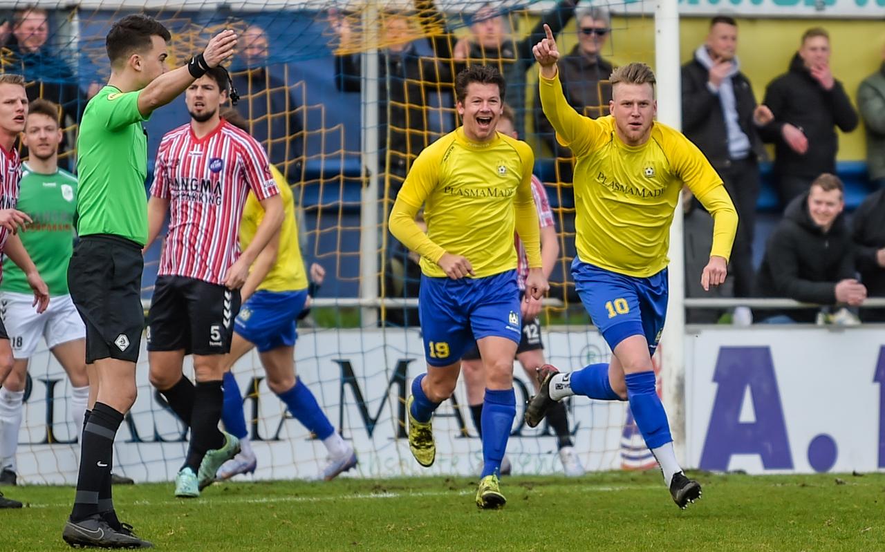 Stan Haanstra juicht nadat hij vroegtijdig de score heeft geopend. Stan Haanstra juicht nadat hij vroegtijdig de score heeft geopend.