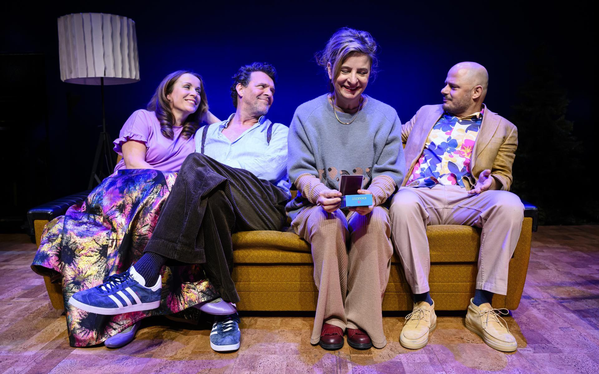 Familiespel is Theater van de Lach met topacteurs | Recensie