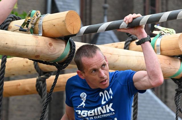 Survivalrunner Kerst Wind uit Steenwijk weet van geen ophouden: ‘Ik wil het maximale uit mijn lichaa