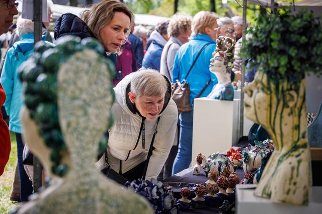 Veelzijdige Keramiekmarkt in Dwingeloo