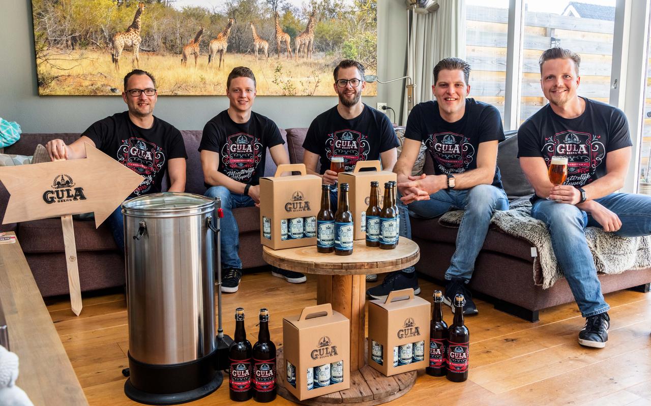 De mannen van Gula Beers. Van links naar rechts: Arno, Eric, Peter, David en Simon. De mannen van Gula Beers. Van links naar rechts: Arno, Eric, Peter, David en Simon.