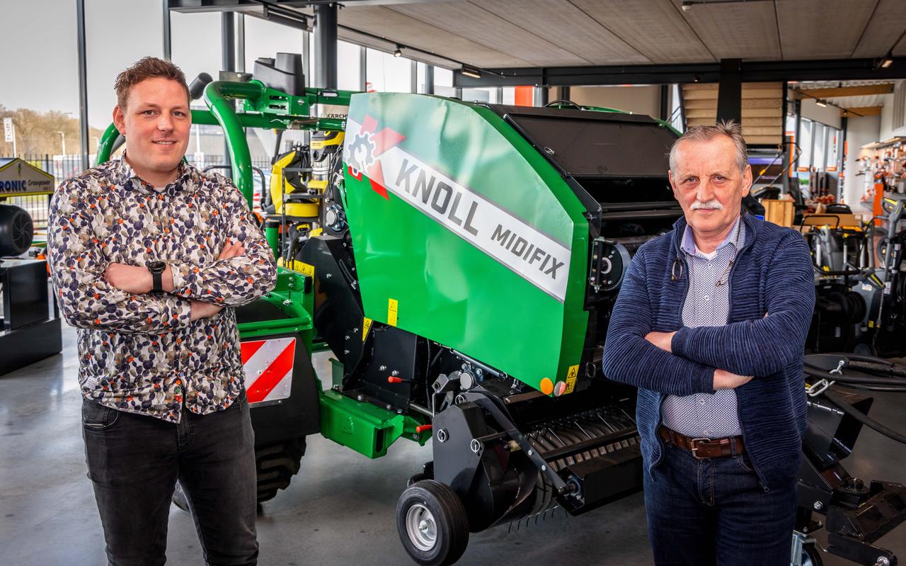 Jarold en Jan Knoll bij een zelf ontwikkelde machine. Jarold en Jan Knoll bij een zelf ontwikkelde machine.