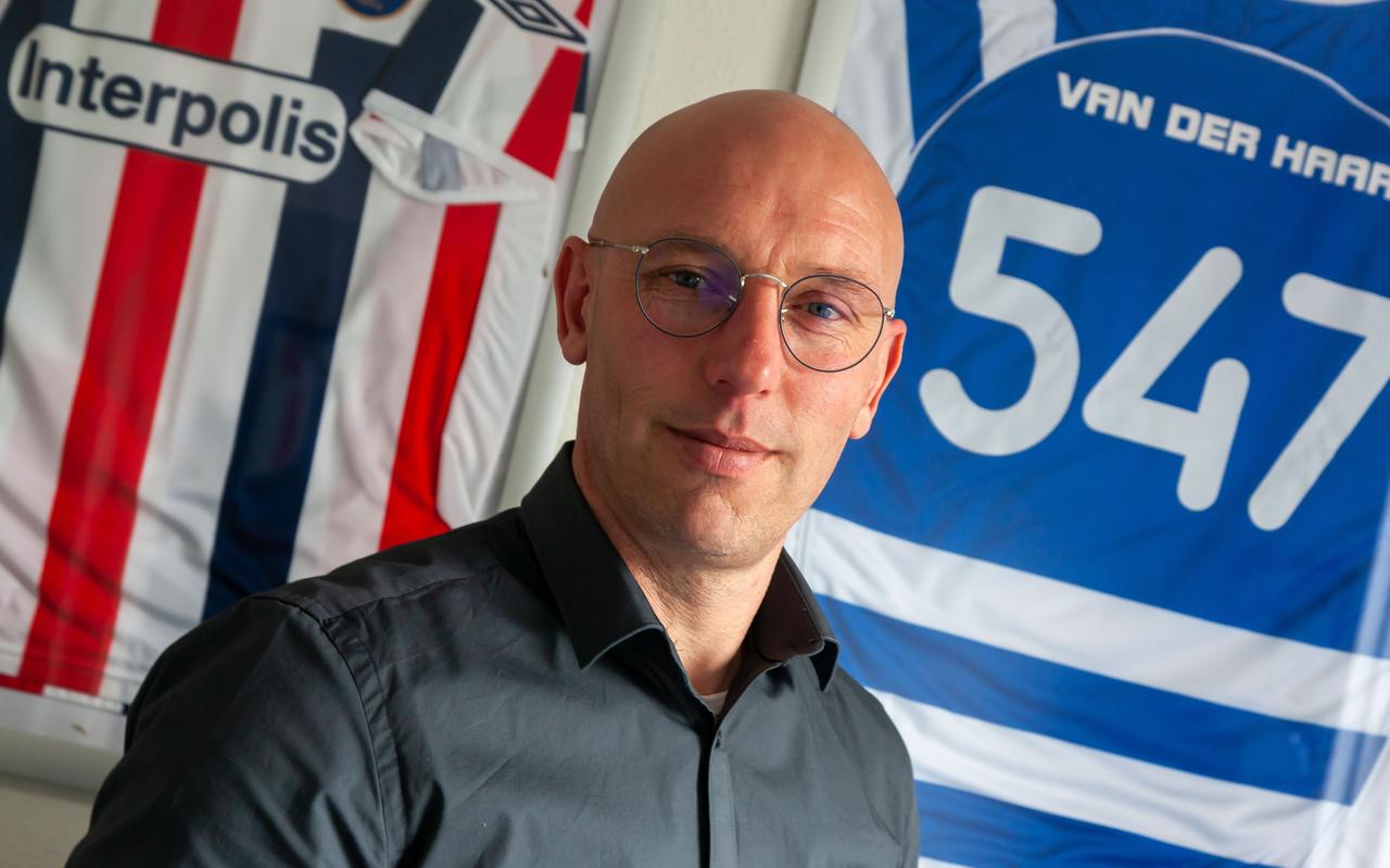 Oud-profvoetballer Albert van der Haar legt zich toe op het scouten en begeleiden van voetbaltalent. Oud-profvoetballer Albert van der Haar legt zich toe op het scouten en begeleiden van voetbaltalent.