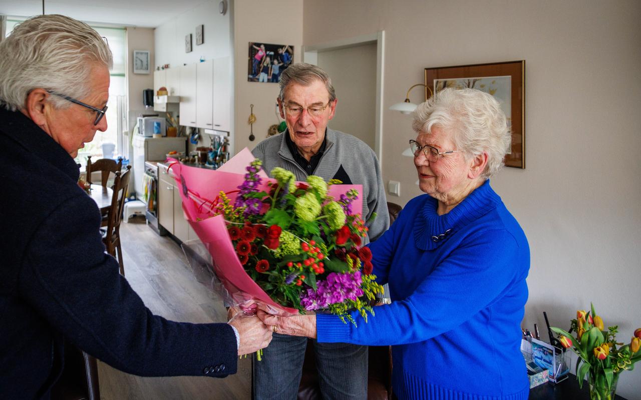 Een bloemetje voor Jan en Riet Righart. Een bloemetje voor Jan en Riet Righart.