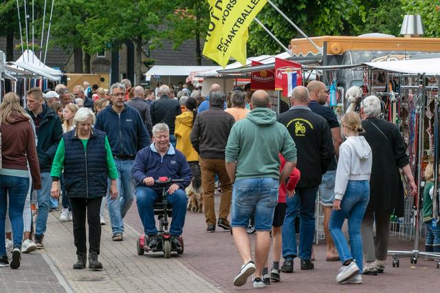 Braderie, rommelmarkt en livemuziek op het Vledderfestival in Vledder