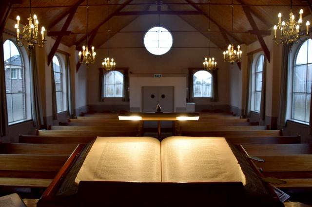 Wel of geen vrouwen in de kerkenraad, mogen homo’s deelnemen aan het Heilig Avondmaal? Christelijk G
