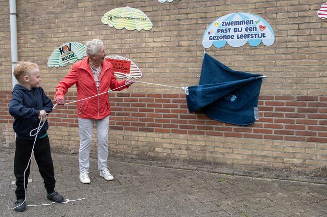 Zwemmen is gezond en bij Bosbad Vledder is dat te zien op een bijzondere plaquette