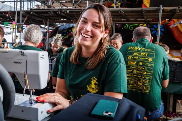 ‘Van de geur van de bloemen, word ik al helemaal blij!’ | Dagboek van Merel Slot-van Dalen, die meed