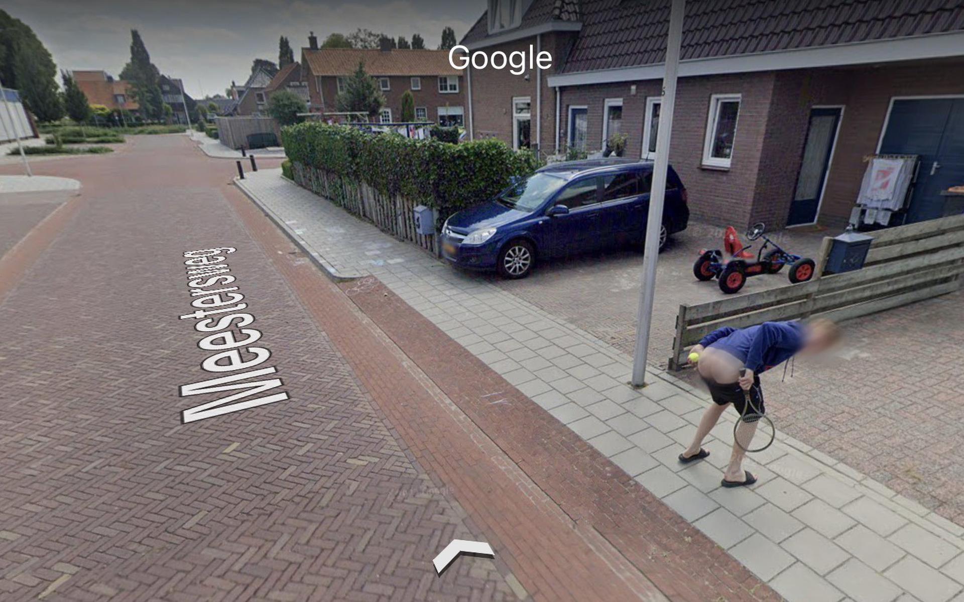 Staphorster jongen staat een paar jaar met zijn blote kont op Google Maps.  Moet je maar niet je broek laten zakken als de foto-auto door de straat  rijdt - Steenwijker Courant