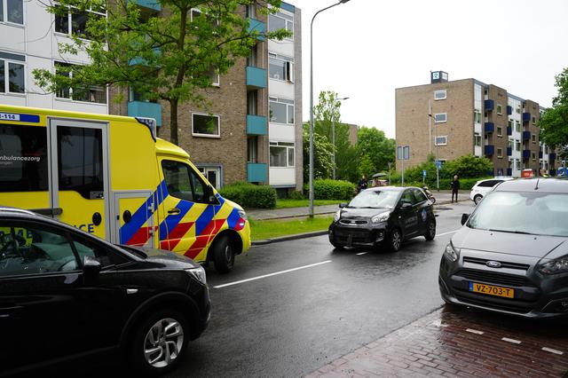 LIVE | Vrachtwagen belandt op zijkant op rotonde bij Bunne en Rijkswaterstaat waarschuwt voor gevaar