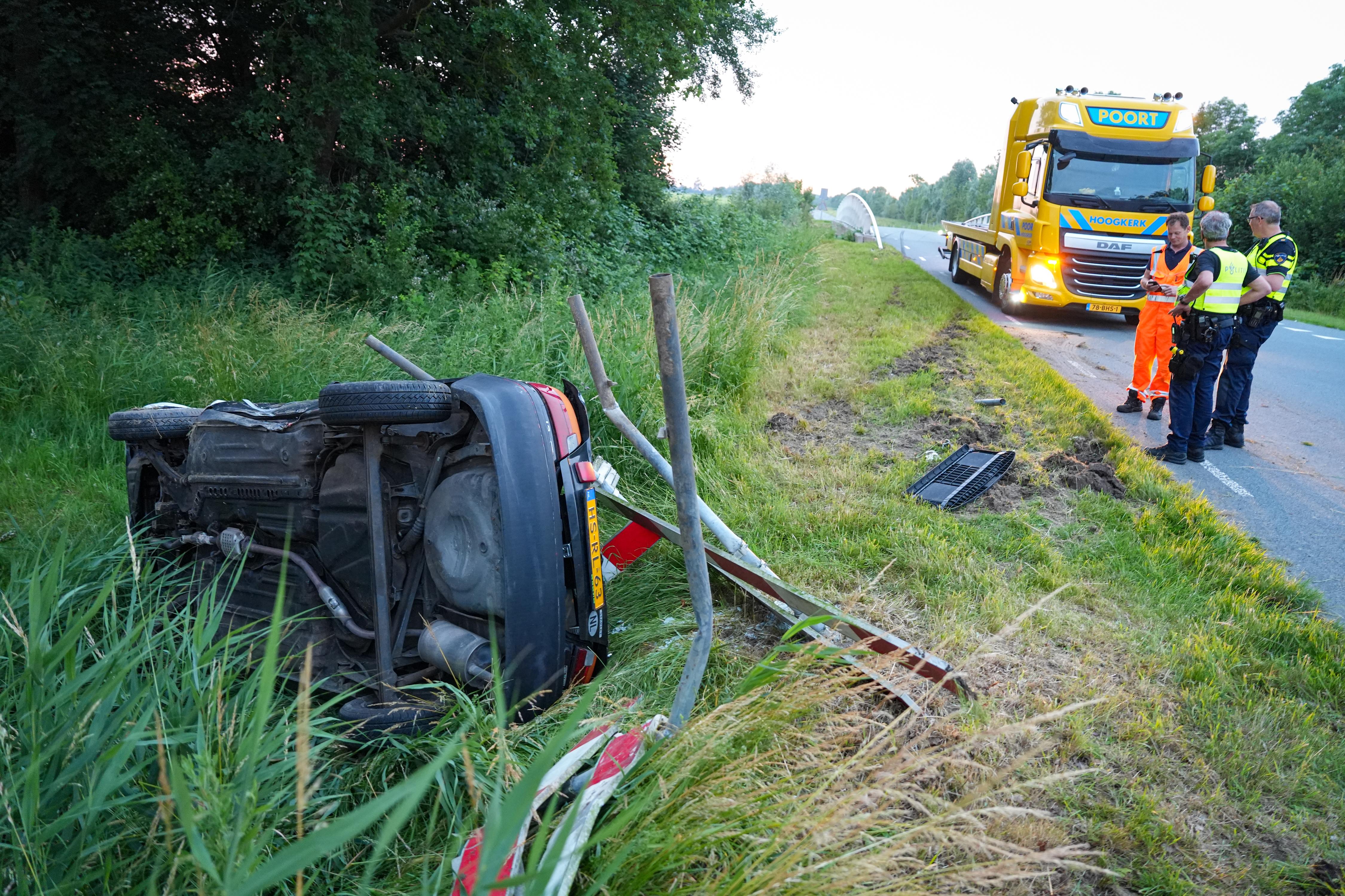 LIVE | Gewonde bij ongeluk op de N983 bij Aduard en aanhouding na steekincident in Ter Apel