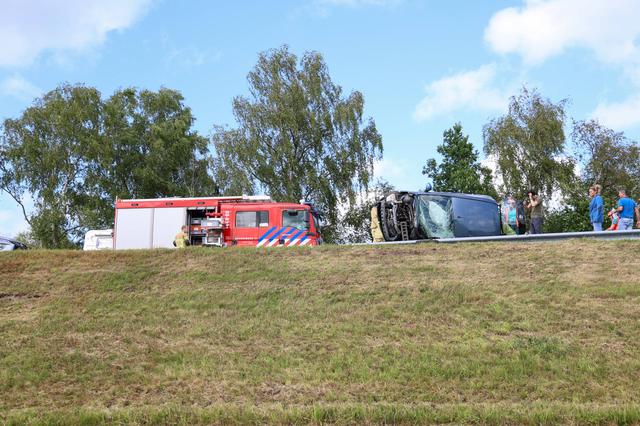 LIVE | Politie grijpt in bij opstootje buiten aanmeldcentrum Ter Apel en ernstig ongeval op N381 bij