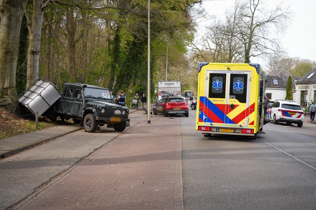 LIVE | Auto’s botsen op Barsweg in Hollandscheveld