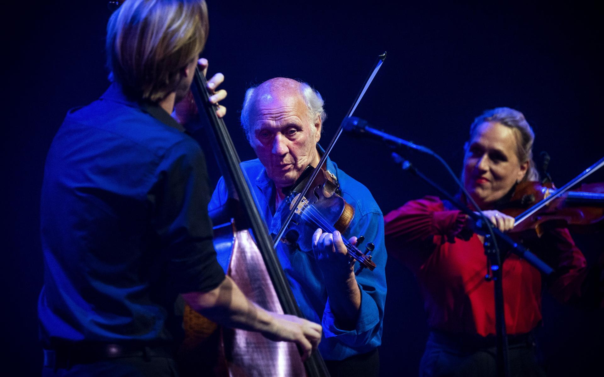 Een uitgebalanceerd overzicht van een omvangrijk oeuvre. Herman van