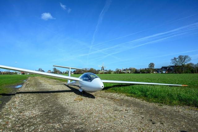 LIVE | Autobrand in Hoogeveen, auto raakt te water bij Wittelte en schietincident in Eelderwolde