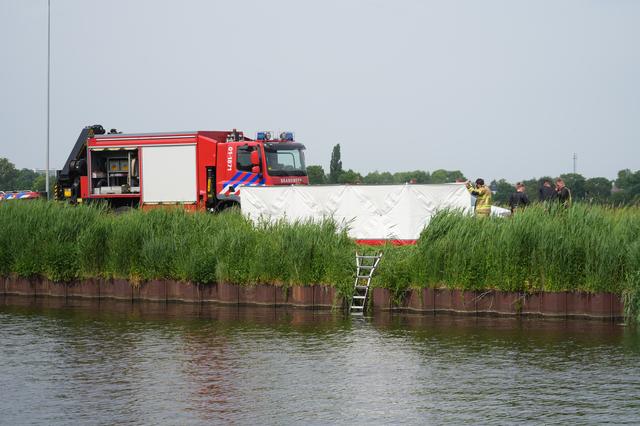 LIVE | Persoon uit water gehaald langs A28 tussen Haren en Groningen en code geel in Drenthe en Gron
