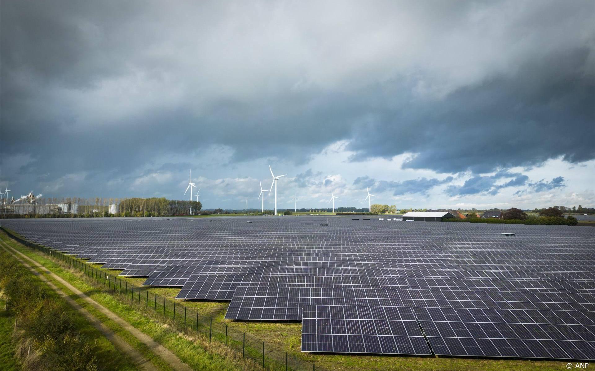 Energiecoöperatie Steenergie krijgt toestemming voor een zonnepark ten noordwesten van Blokzijl.