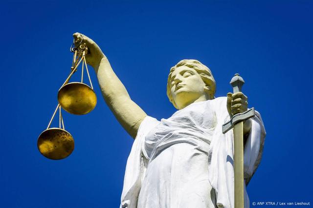 Koningsdag in Steenwijk krijgt abrupte wending met ‘explosie van geweld’: rechter deelt taakstraf ui