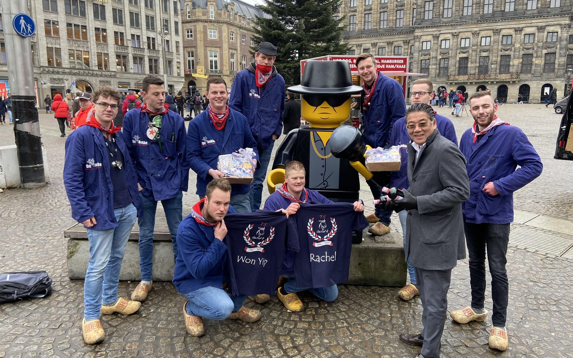 Andre Hazes is na logeerpartij in Oldeberkoop weer thuis op de Dam in Amsterdam