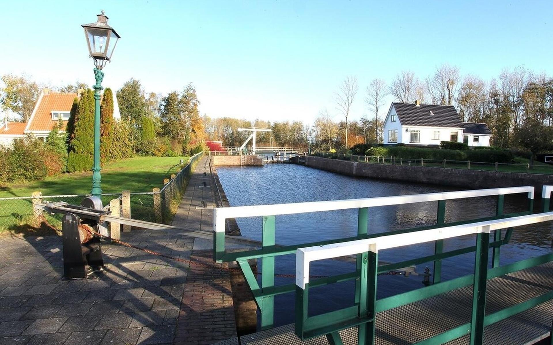 Gemeente steekt geld in fietsen en wandelen langs sluizen - Steenwijker Courant