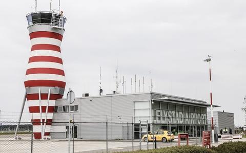 De verkeerstoren van Lelystad Airport.