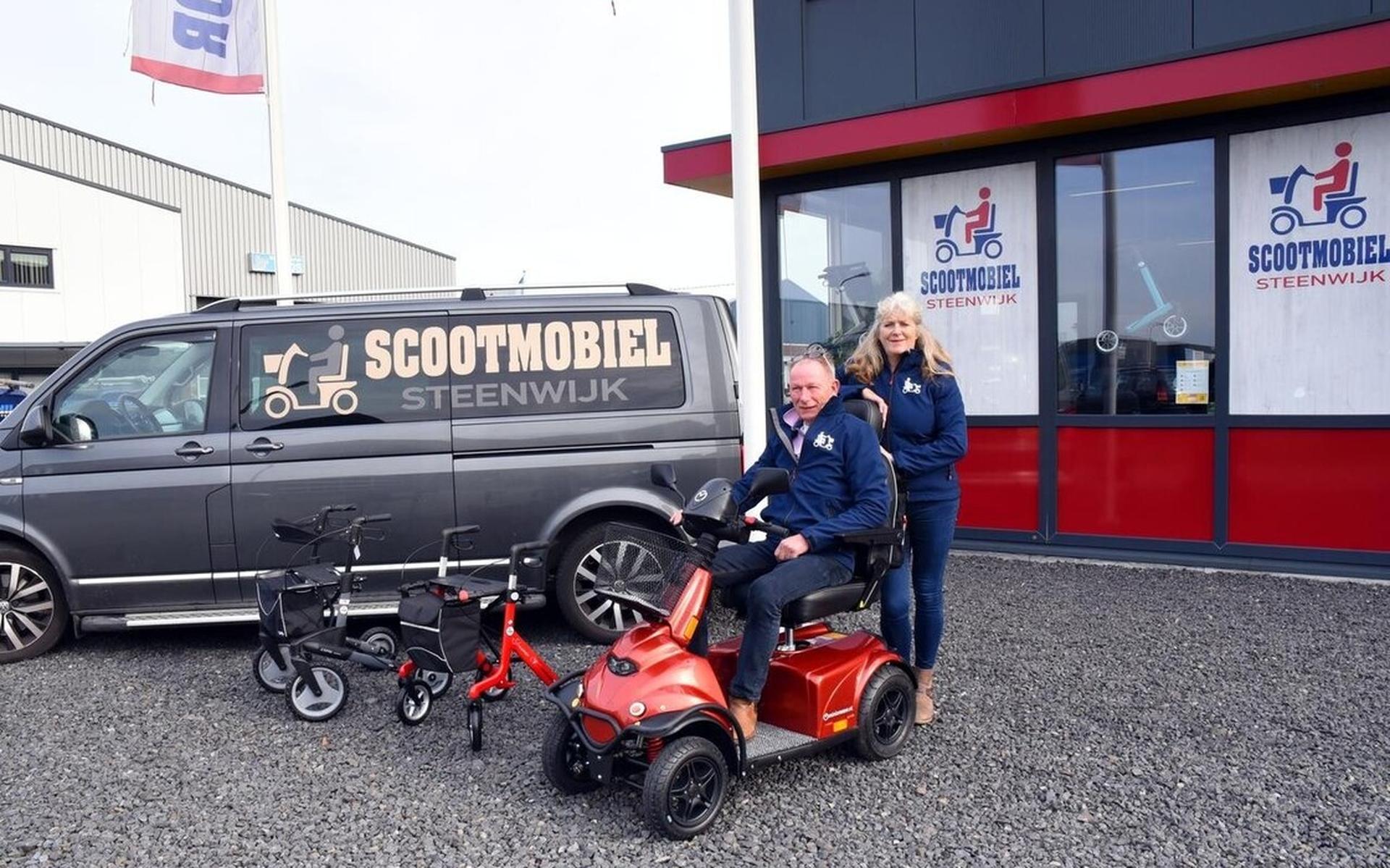 Nico en Maud van Scootmobiel Steenwijk zijn op de beurs aanwezig.