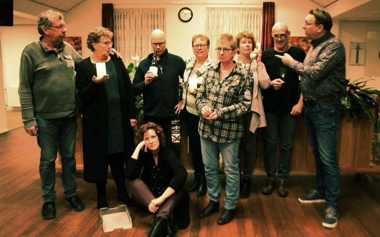 De cast die op de zaterdagen 29 februari en 7 maart voor het voetlicht mag treden. De cast die op de zaterdagen 29 februari en 7 maart voor het voetlicht mag treden.