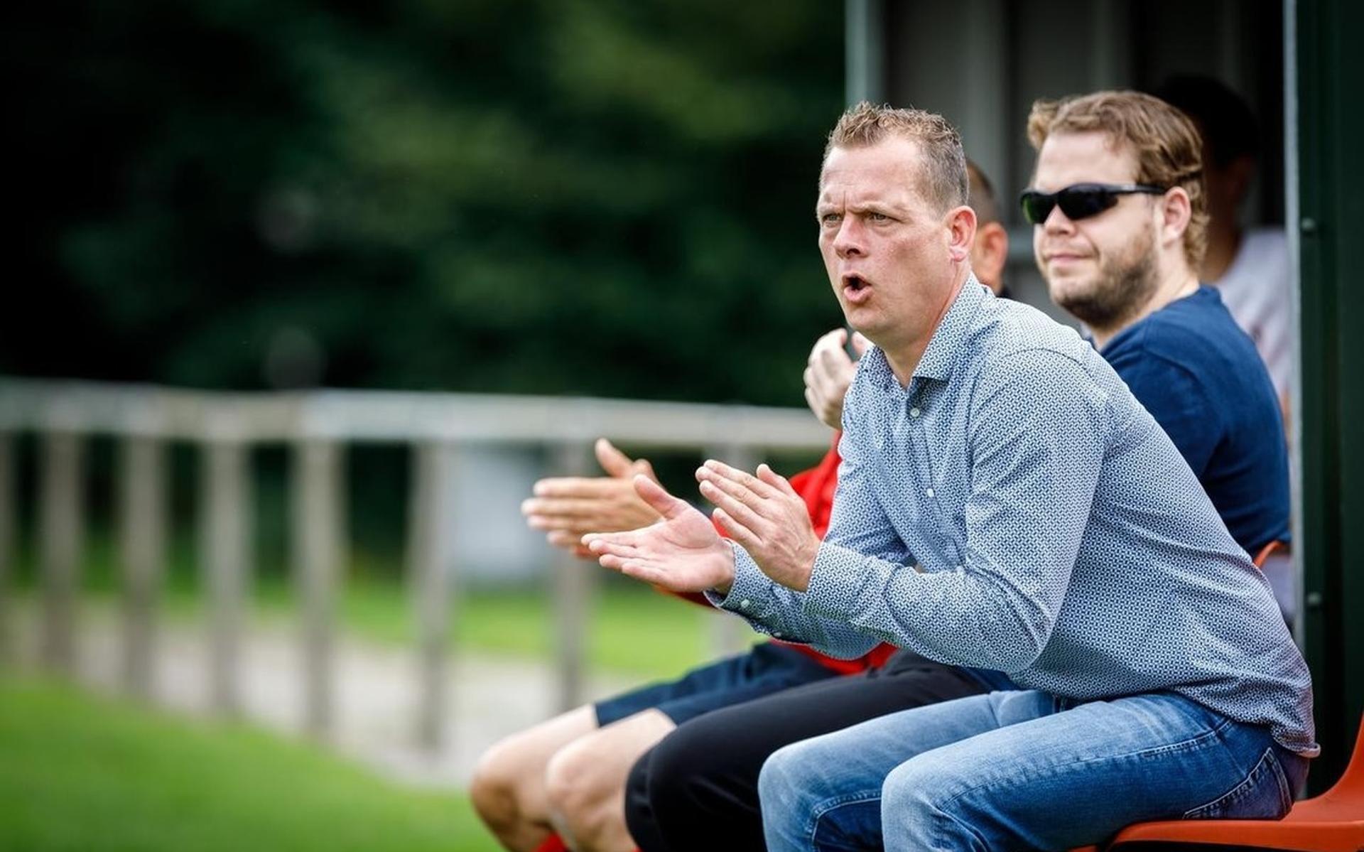 Het verlossende telefoontje van de KNVB. Steenwijkerwold promoveert naar de derde klasse - Steenwijk