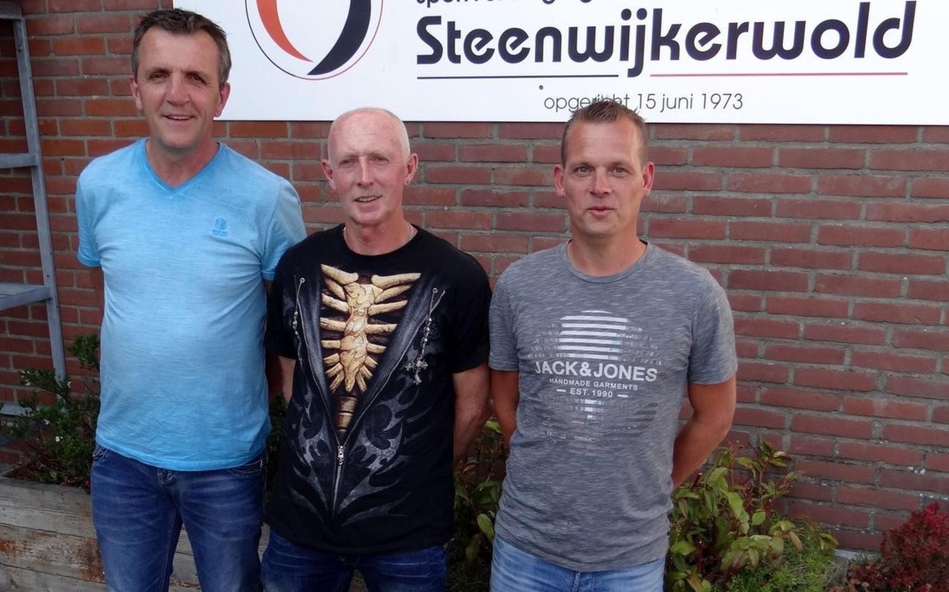 Clubiconen completeren staf s.v. Steenwijkerwold - Steenwijker Courant