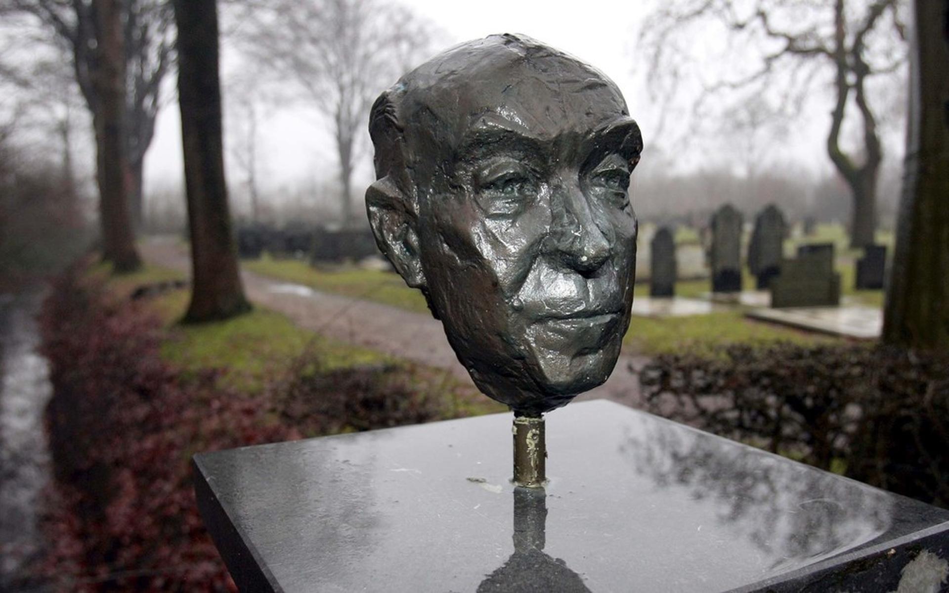 Het hoofd van J.C. Bloem is verdwenen - Steenwijker Courant