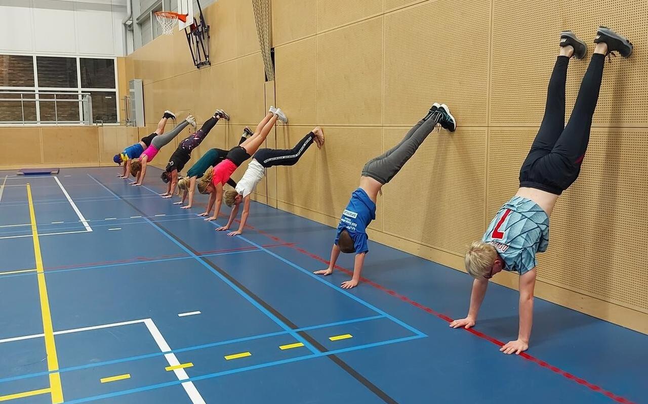 Voor de aanscherping van de coronaregels kon er nog aangepast worden gesport in de Waterwijck. Voor de aanscherping van de coronaregels kon er nog aangepast worden gesport in de Waterwijck.