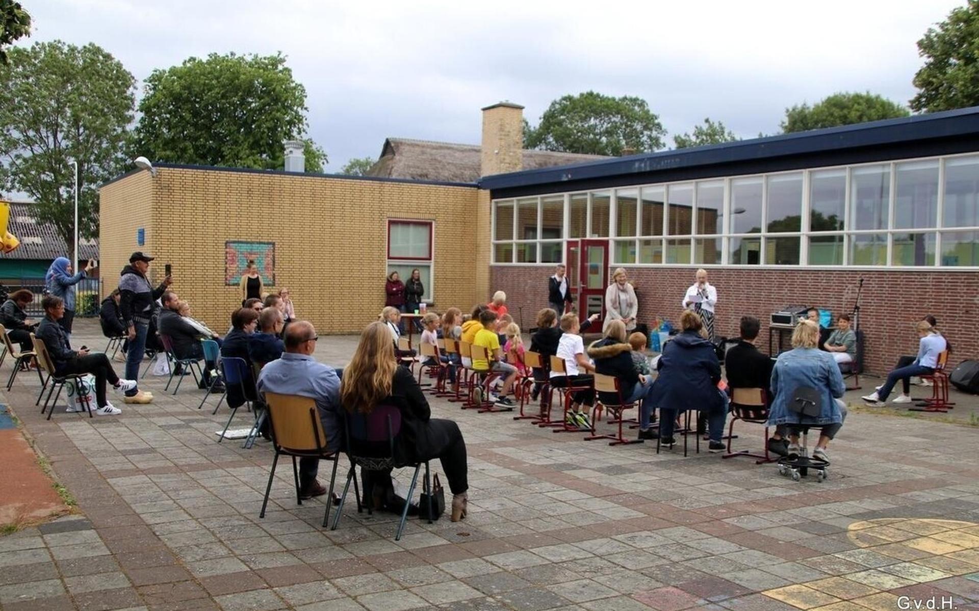 Het doek valt voor de Woldschool. 'Wij blijven tot het bittere eind' - Steenwijker Courant