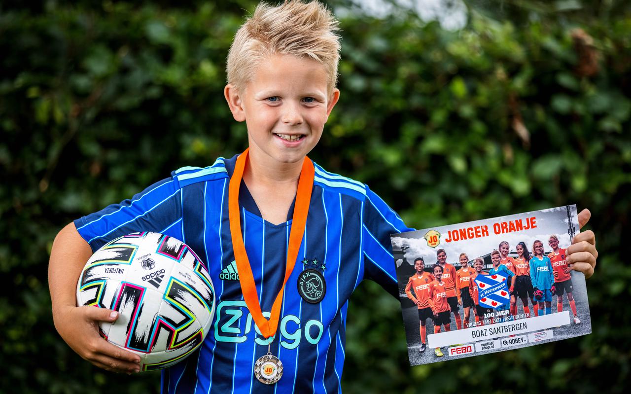 Voetballer Boaz Santbergen (9) uit Sint Jansklooster doet eind augustus mee aan de Jonger Oranje Finals.