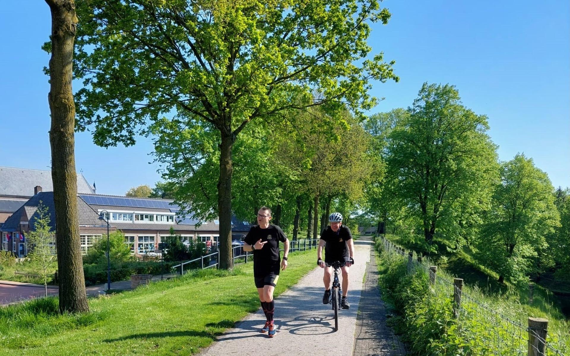 Loper Hans Apperloo en fietser Renso van Bergen.