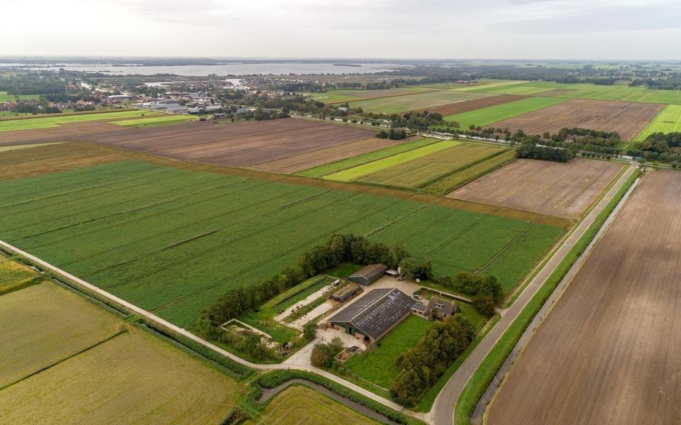 De door de gemeente aangekochte boerderij aan De Deukten in de Gieterse Polder.