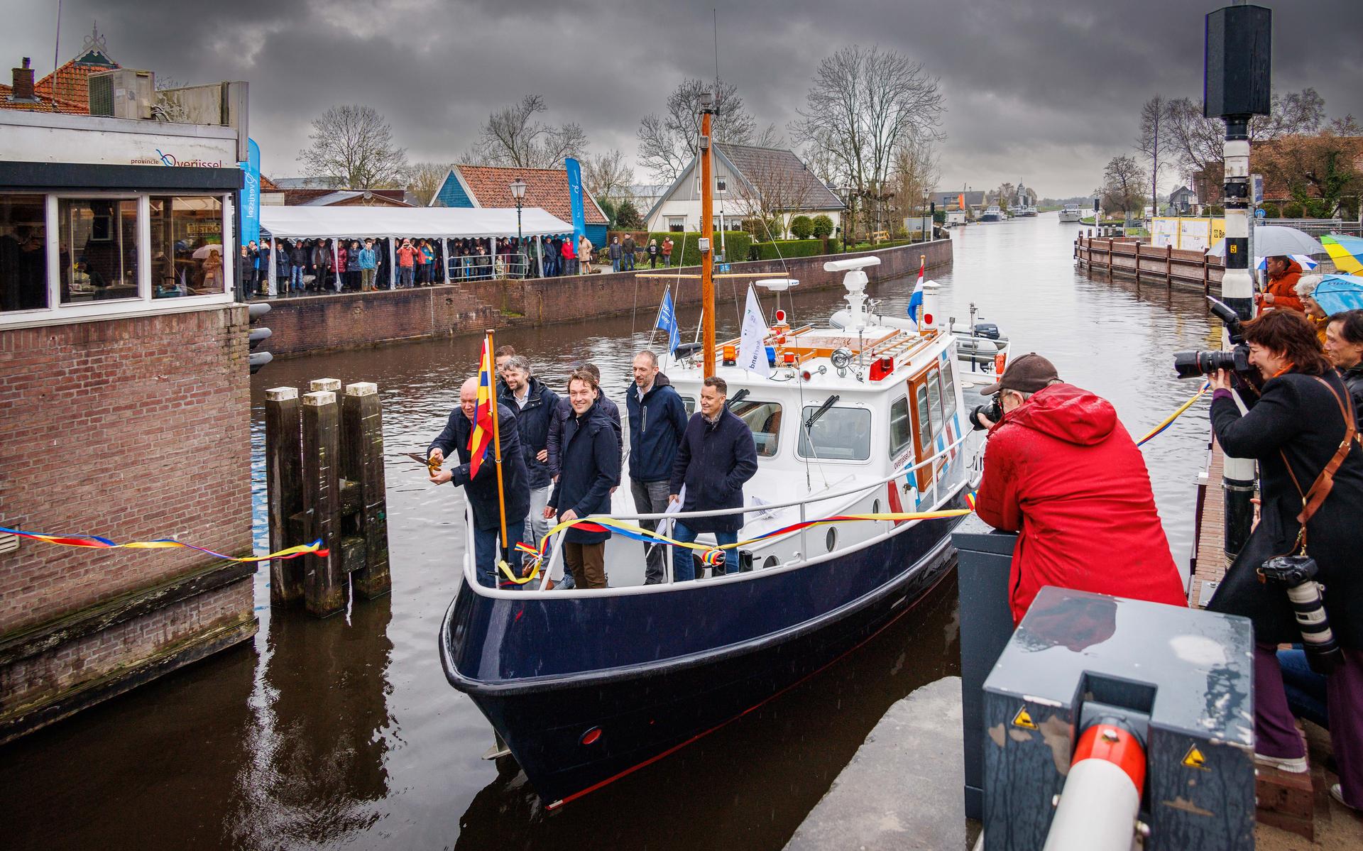 Een officieel moment van de kademuren die voor de opening van het vaarseizoen zijn hersteld.