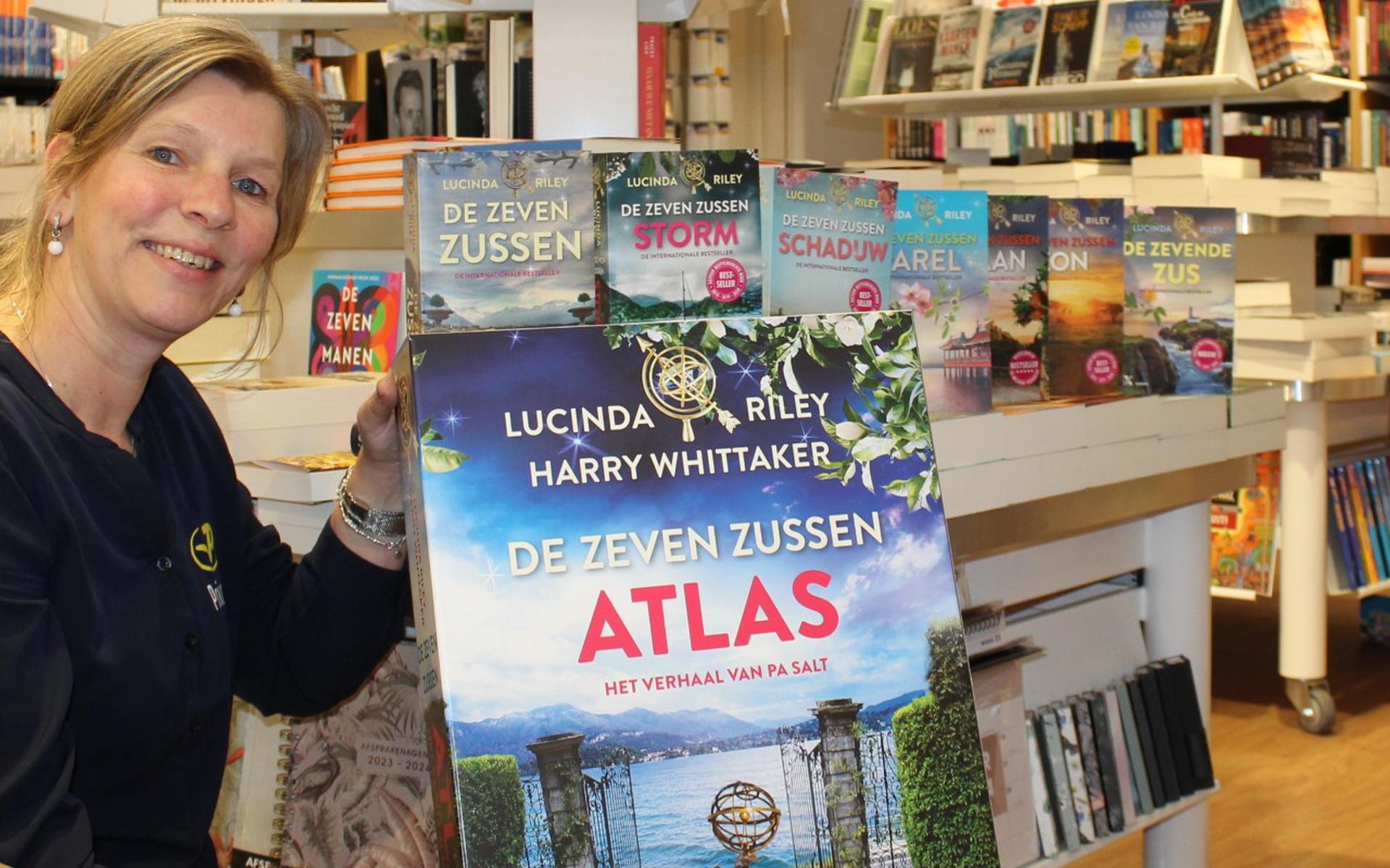 Jeanet Bollema verwacht vanaf donderdag drukte voor het boek 'Atlas'.  