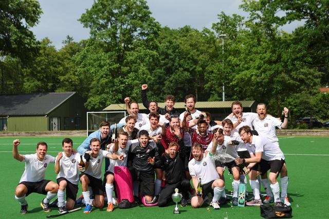 Hockeyheren MHC Steenwijk zijn kampioen