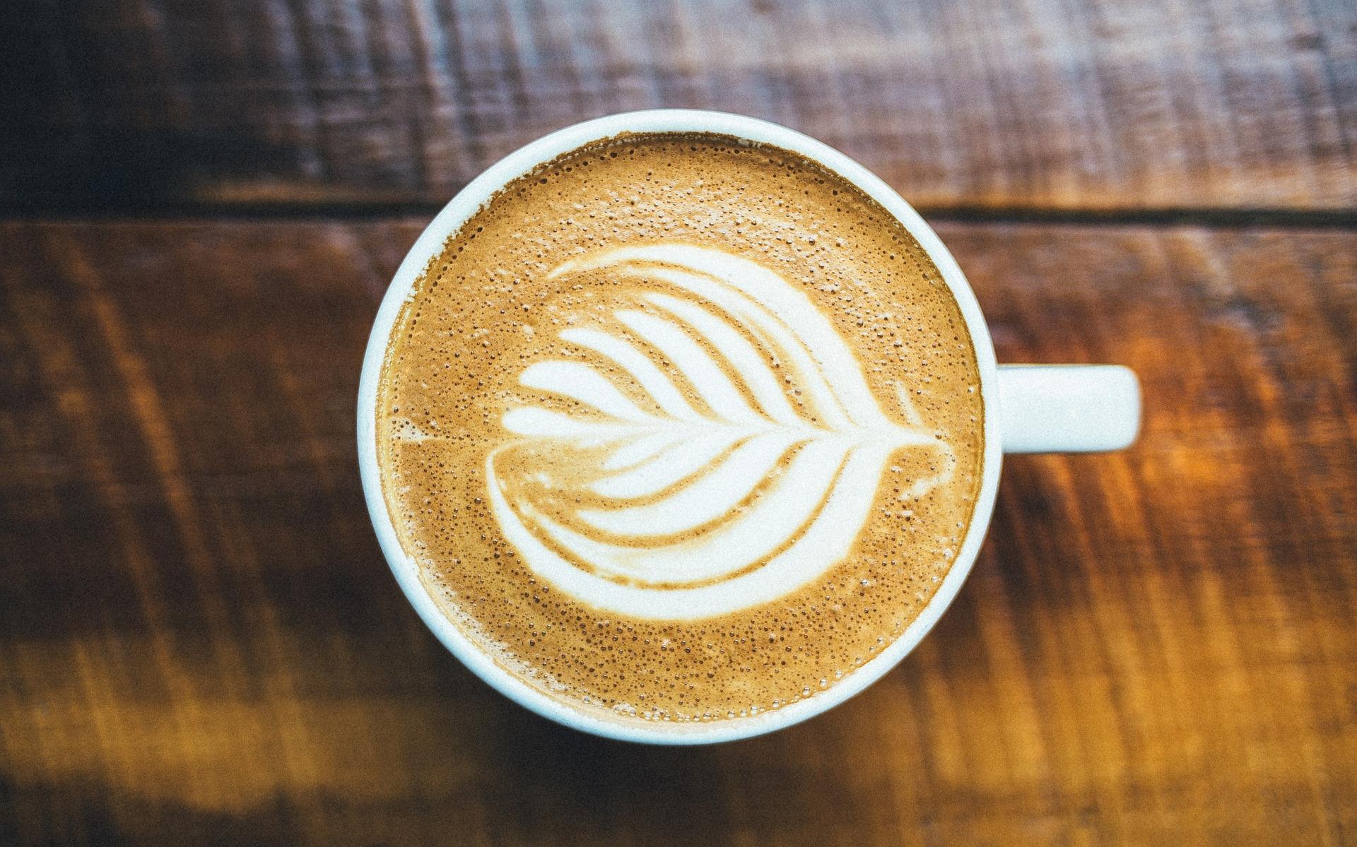 Koffie drinken kan weer gezamenlijk bij welzijnsorganisatie Sociaal Werk de Kop.