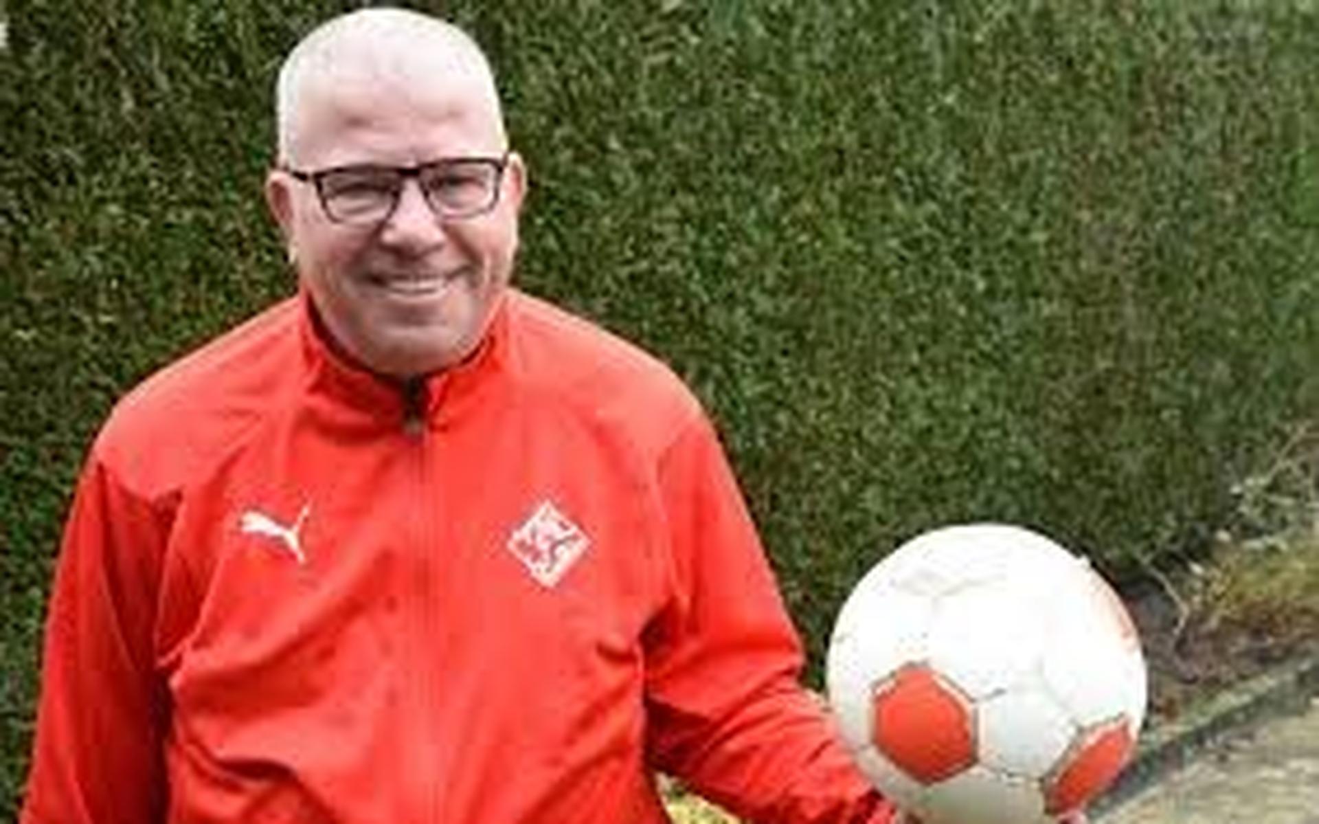 Jan Mulder ook volgend seizoen trainer Dames 1 Steenwijkerwold