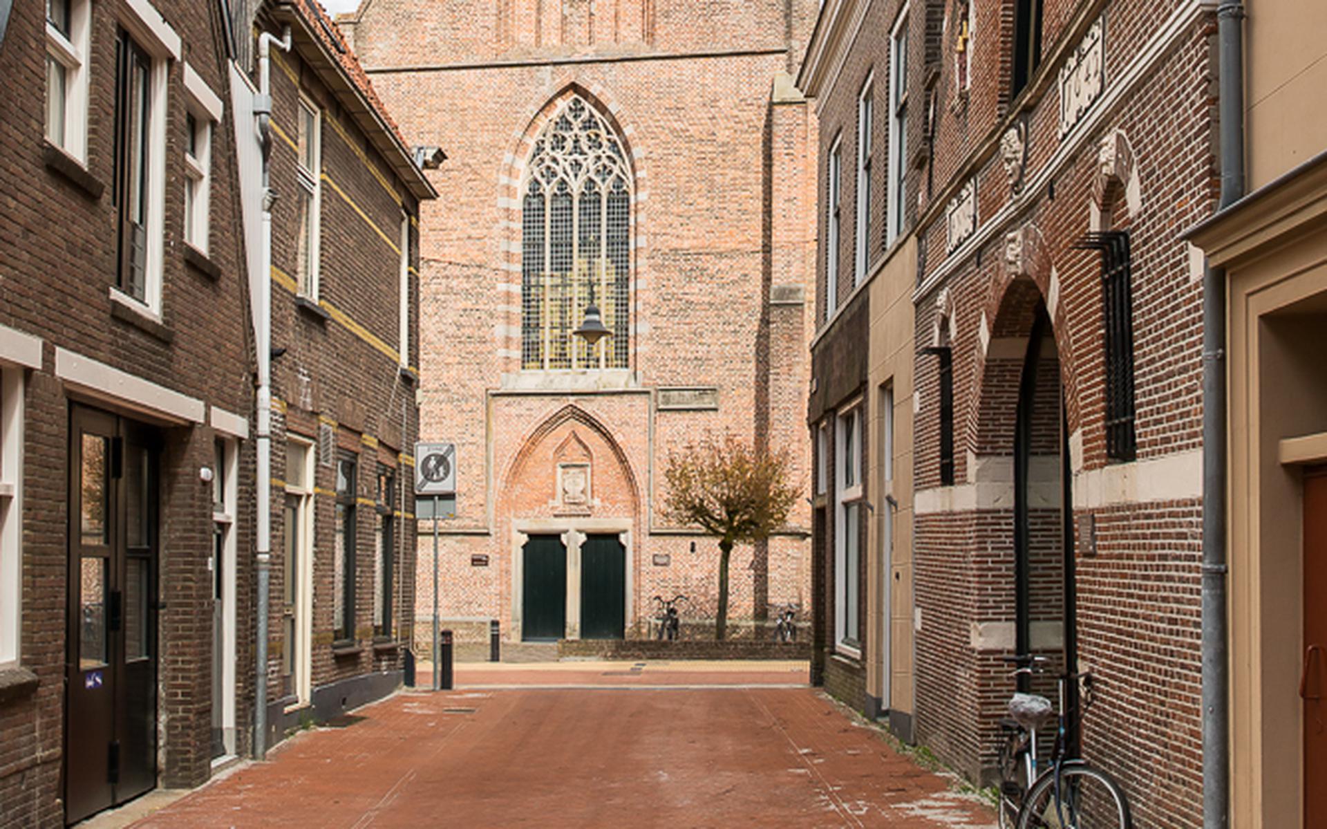 De Kleine Kerk aan de Vrouwenstraat is al 20 jaar decor van de schone kunsten. 