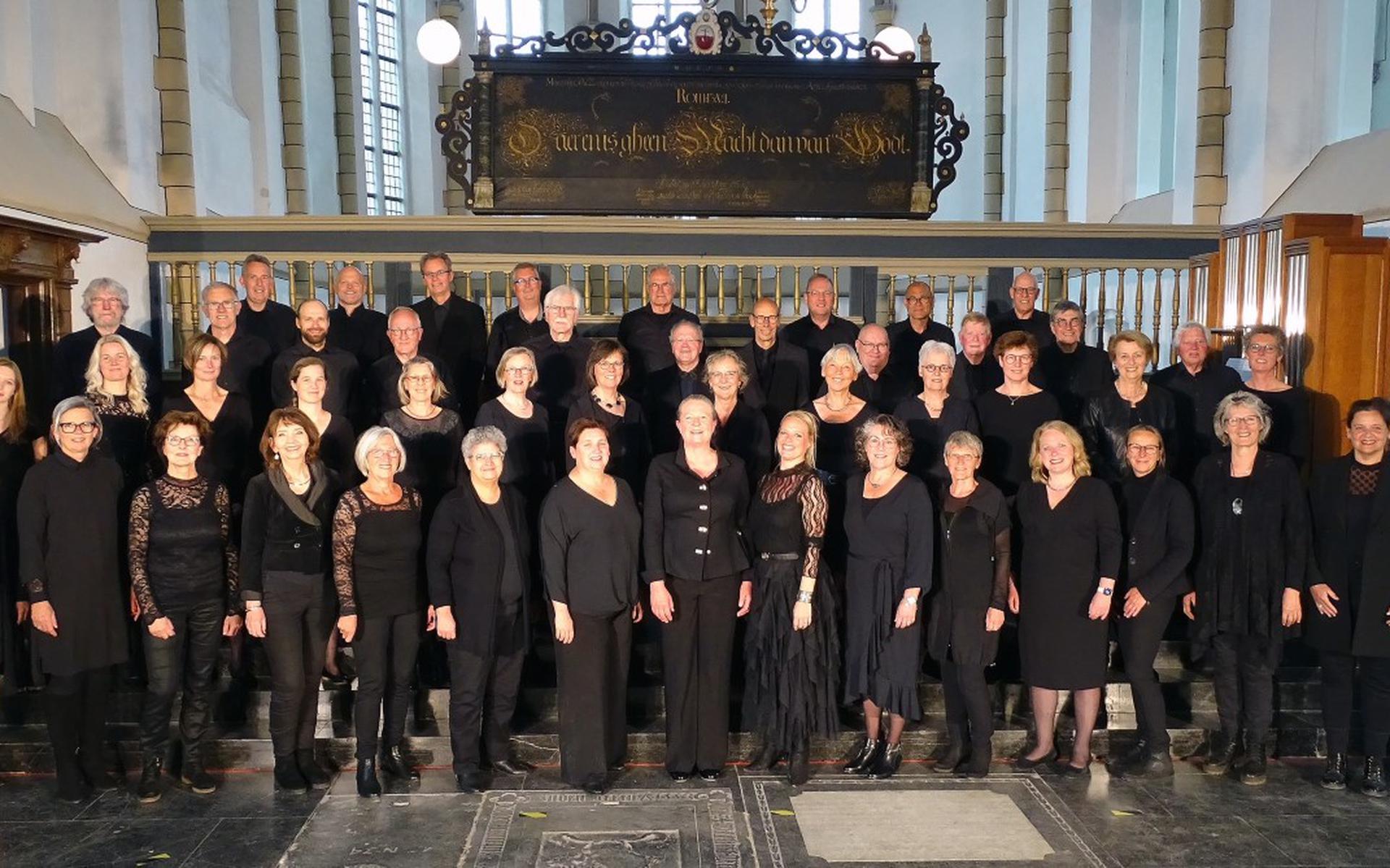 Het koor Cantica Sacra is zaterdag te zien en te horen in de Grote Kerk Steenwijk. 