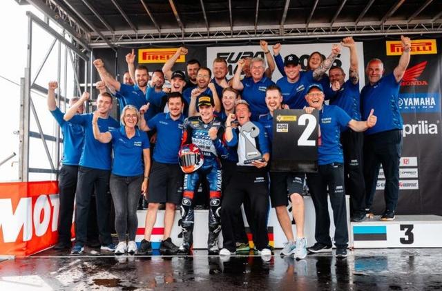 Twan Smits uit Steenwijk scoort eerste Euro Moto-podiumplaats tijdens openingsronde op Sachsenring