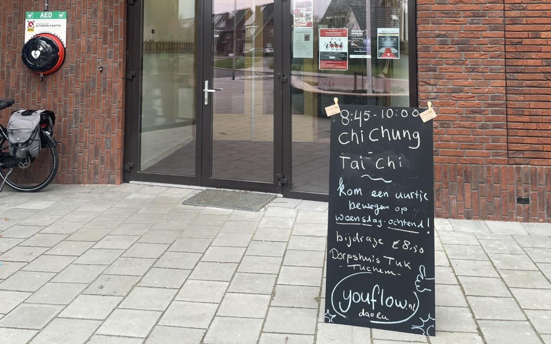 De lessen zijn op woensdagochtend in het dorpshuis Tjuchem.