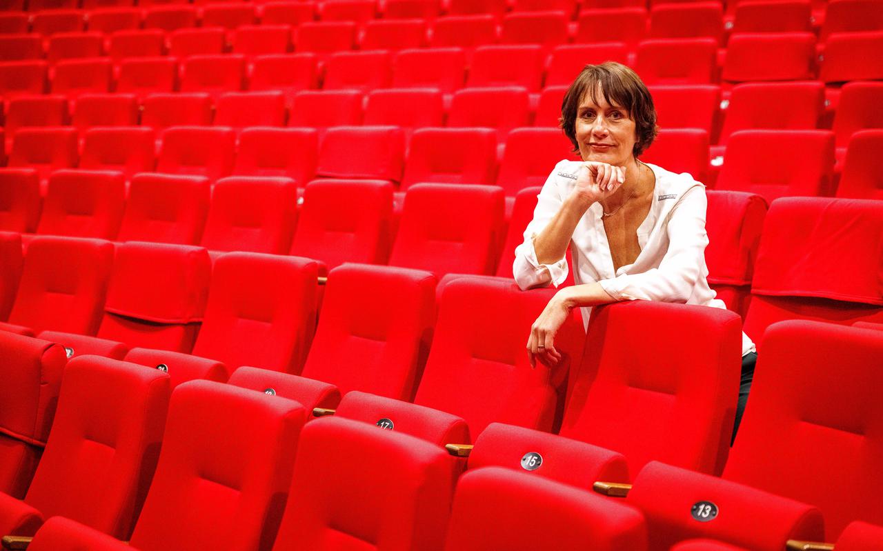 Tanya Commandeur in De Meenthe. De voorstelling gebaseerd op haar boek ‘Uit liefde, meneer Tuschinski’ –is in dit theater te zien op 10 november.